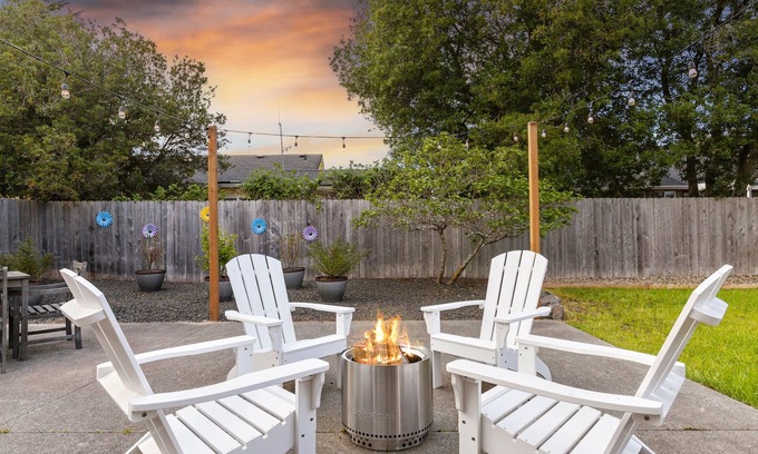 Florence House | Year Round Fun - Dog Friendly!