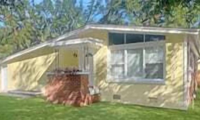 West Pensacola House | Yellow Moon - Yellow Moon
