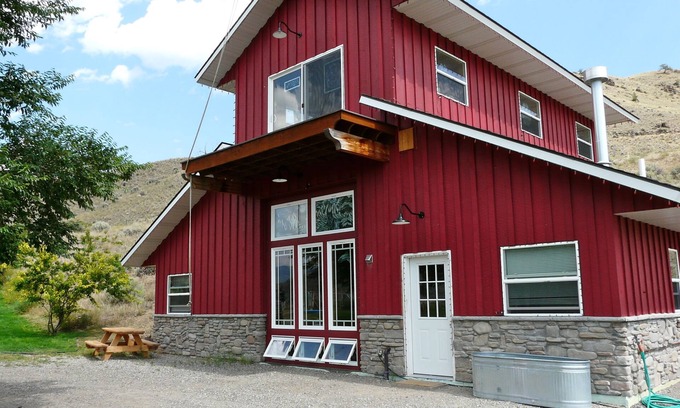 Gardiner House | Yellowstone. Outside your front door!