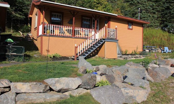 Bay View House | Yeomans By The Caves - Rustic Cottage