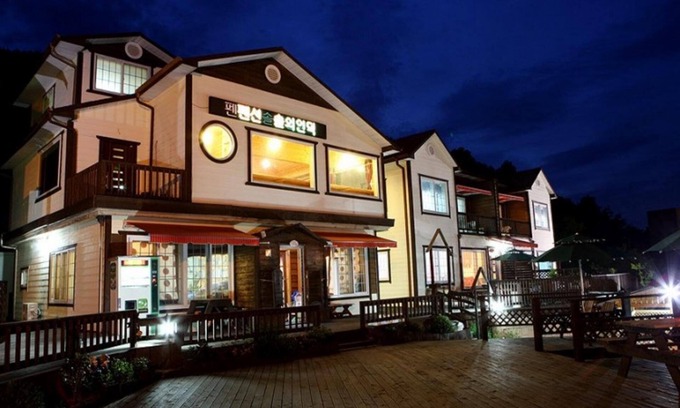 Yeongdeok House | Yeongdeok Hill Pine Pension