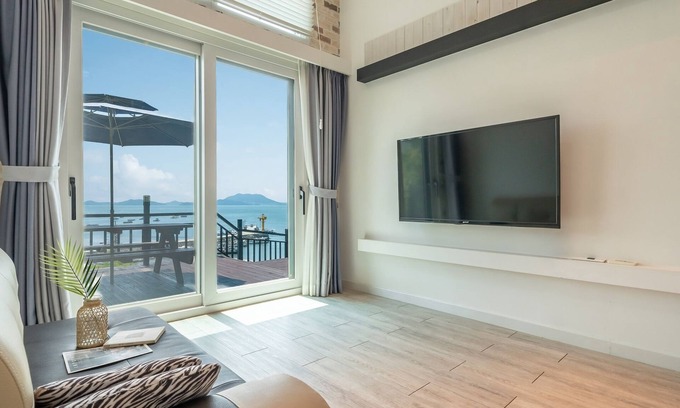 Dolsan-eup House | Yeosu Arum Oceanview Whole House Pension