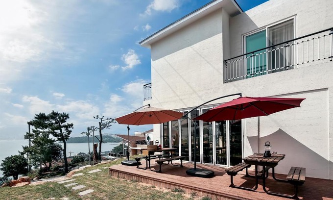 Dolsan-eup House | Yeosu Blooming Pension