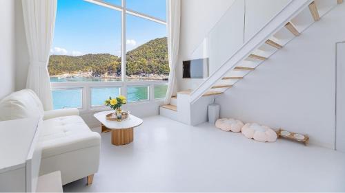 Dolsan-eup House | Yeosu Nukim Poolvilla