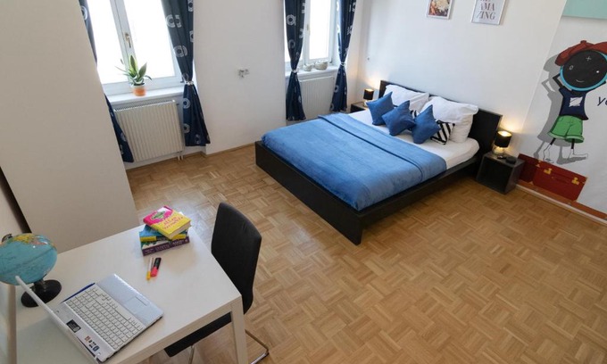 Favoriten Apartment | Yeshello Apartment near Central Station