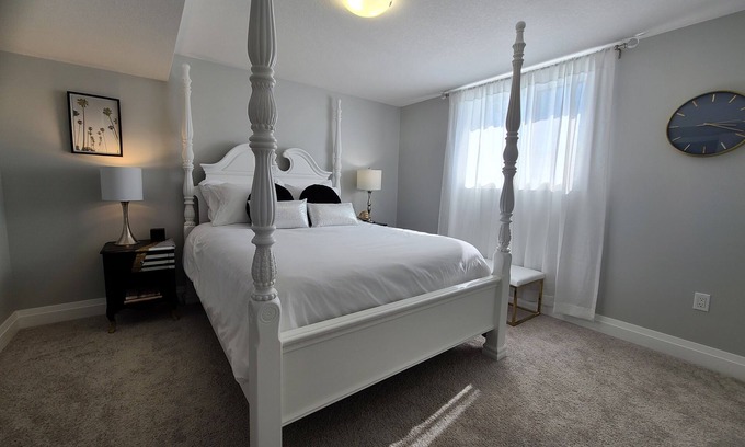 Elora Apartment | York St Suite Elora - 1.2 km, 10 min walk to downtown