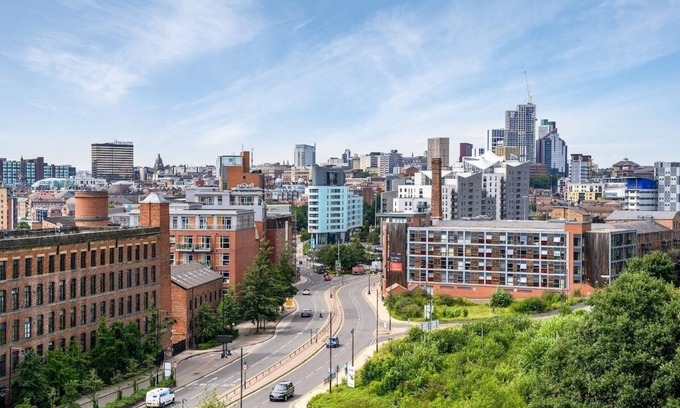 Leeds Apartment | Yorksha Luxury Apartments | Leeds City | Balcony