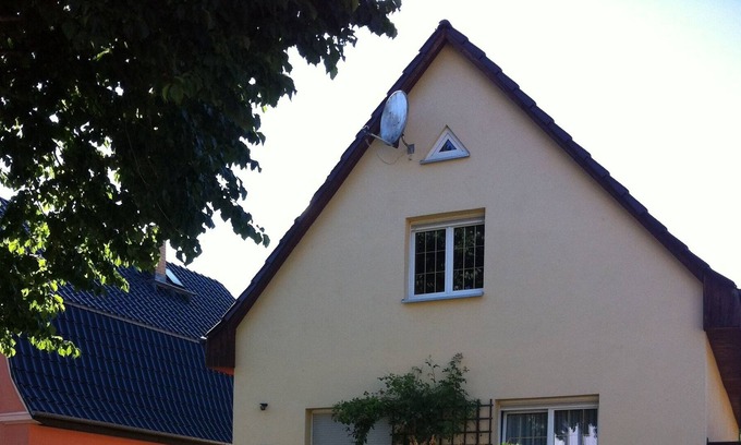 Karlshorst Apartment | You do not have a suitcase in Berlin?