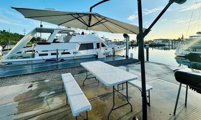 Marathon Boat Rental | You won’t forget your time in this romantic, memorable place. Best place in Keys