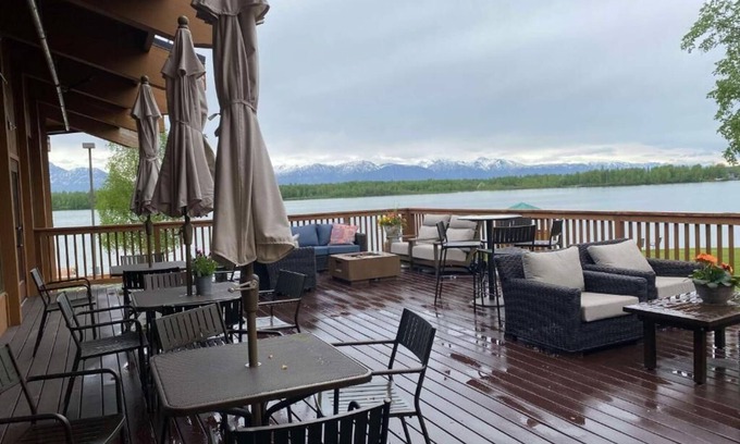 Wasilla Hotel | Your Gateway to Adventure in Alaska | Lakefront Stay