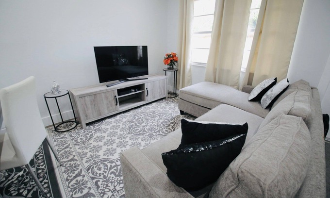 Pompano Beach Villa | YOUR HOME AWAY FROM HOME