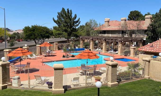 Alta Mesa Community Association Condo | Your Home away from Home, Beautifully Updated in Alta Mesa Châteaux. Mesa AZ
