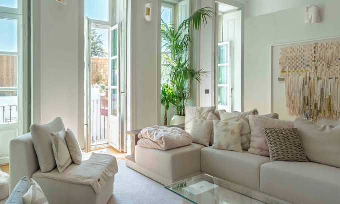 Alfama Apartment | Your Lisbon Oasis: 3-Bed Apartment with Pool & Outdoor Kitchen (Nov-Jan)