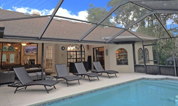 Crystal River House | Your Manatee and Scalloping Adventure Retreat in Crystal River