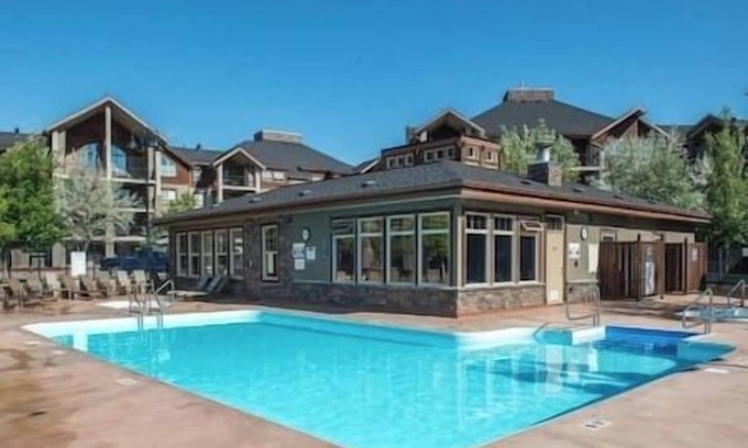 East Kootenay Apartment | Your Mountain Hideaway!