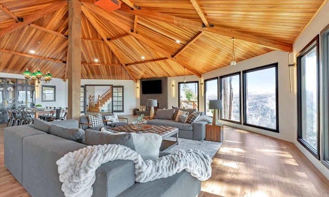 Placerville House | Your Mountaintop Retreat with Breathtaking Views