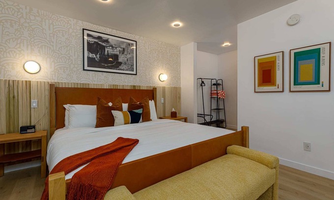 Kanab Apartment | Your National Park Getaway l King and Queen Suite