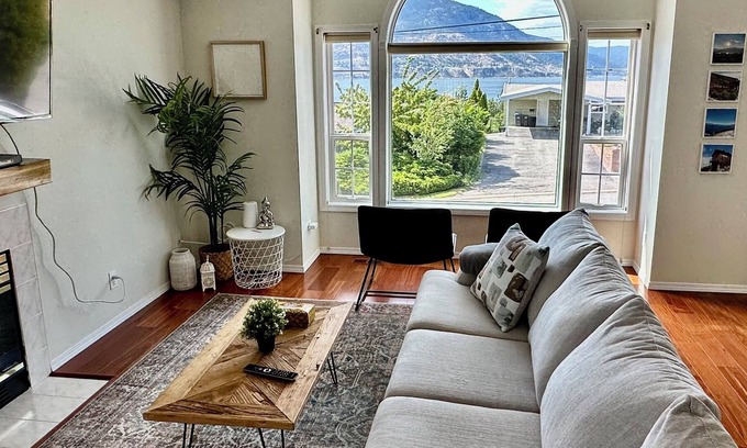 Okanagan-Similkameen House | Your Penticton experience starts here!
