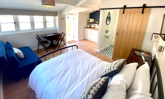 Alweston Apartment | Your perfect rural retreat in Dorset - The Snug at Caphays