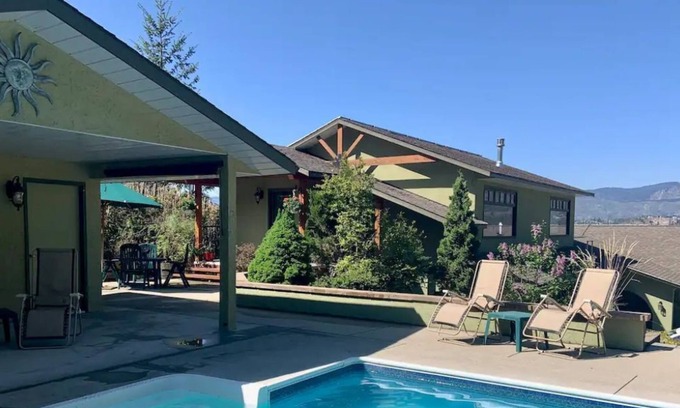 Central Okanagan Apartment | Your private pool & hot tub awaits/Perfect getaway for families & friendsnnnnn