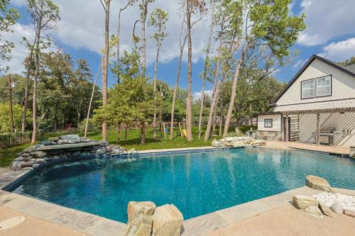 Roanoke House | Your Rustic Retreat w Backyard Oasis Pool Patio