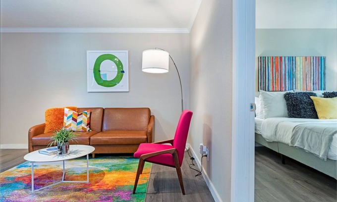 South Central Houston Apartment | Your TMC Flats! Sleeps 44, 22BR, 11BA, 9PA ⭐️⭐️⭐️⭐️⭐️
