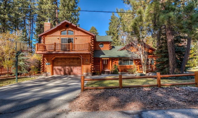 Upper Moonridge Cabin | Your Ultimate Family Getaway in Big Bear!