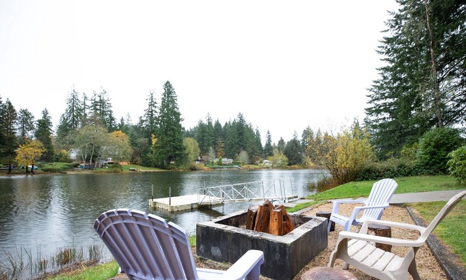 Burley House | Your Ultimate Waterfront Getaway!