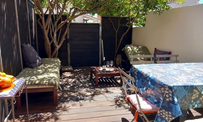 Frontignan House | Your vacation shed 30 meters from the beach!