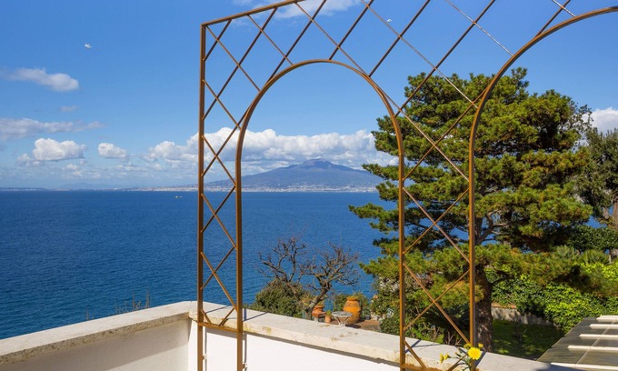 Sorrento Apartment | YourHome - Tramonto sul Golfo Apartment
