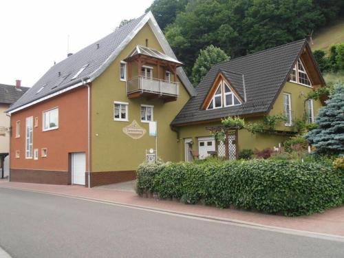 Bruchweiler-Baerenbach House | Yuan Comfortable holiday residence