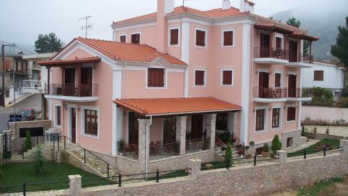 Amfikleia-Elateia Apartment | Zaggou Apartments