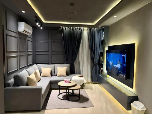 Lahore Apartment | Zameen Aurum Prestige Luxurious Family Apartments Gulberg Lahore