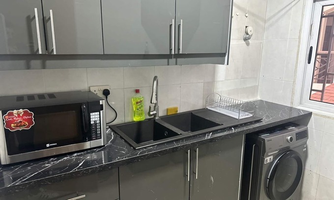 Labone Apartment | Zen 2BR in Labone, WiFi/DSTV