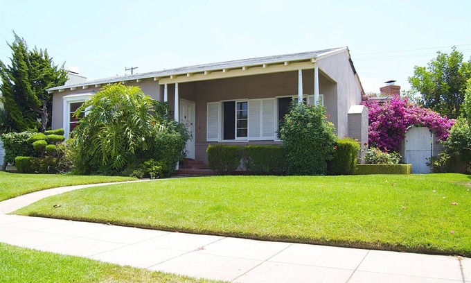Sunset Park House | Zen Craftsman in prime Santa Monica