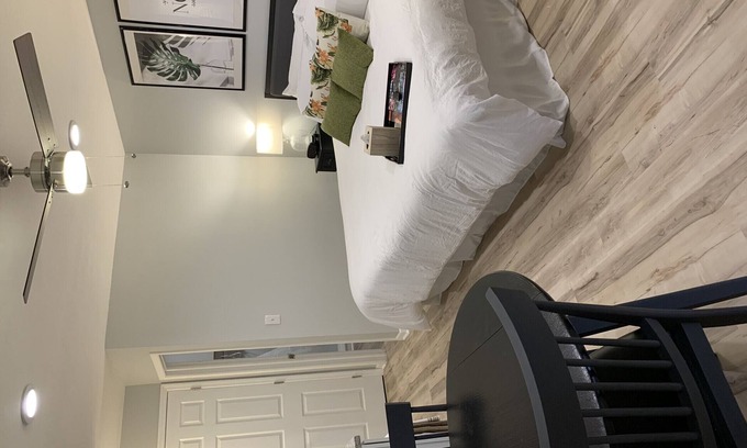 Temple Terrace House | "Zen Oasis"-Private Suite, king bed, kitchenette