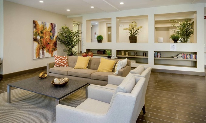 Monrovia Apartment | Zen Retreat W/♛King Bd,♥ of DT, Near Hospitals