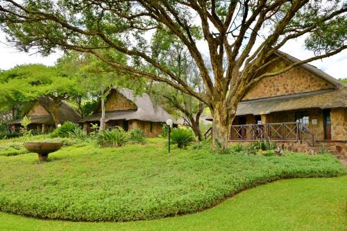 Vaalwater Cabin | Zenara Lodge 1