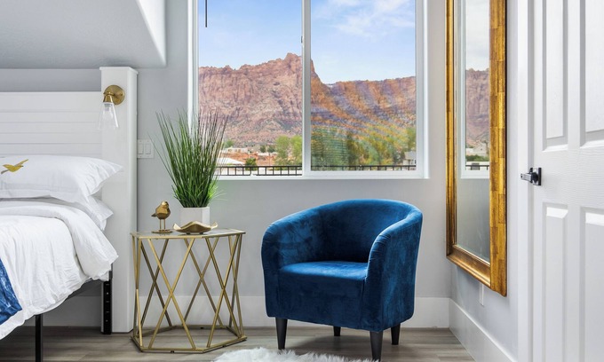 Colorado City House | Zion Luxury Retreat - Luxury, Stargazing, Adventure