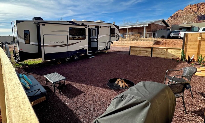 Hildale RV Rental | Zion Mountain Glamping Trailer