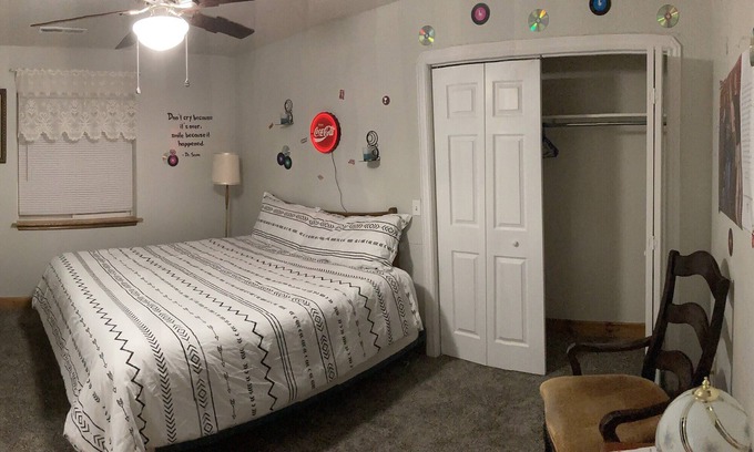 Hildale House | Zion’s South Hideaway Retro Room