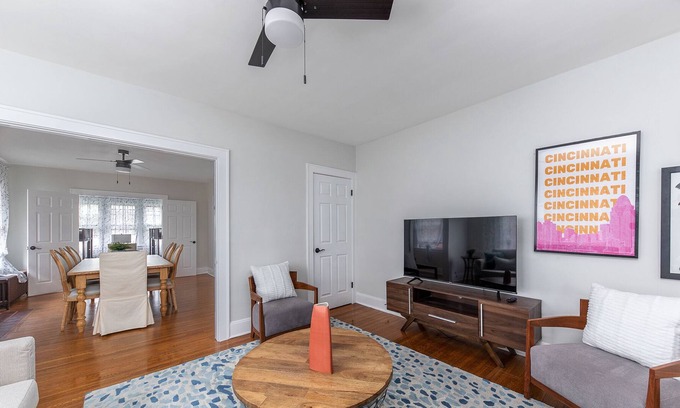 Corryville Apartment | Zooview Haven: A Family Retreat