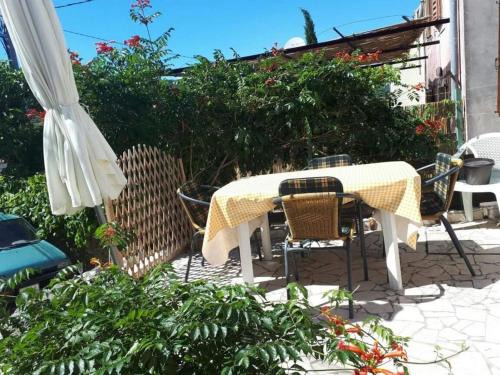 Beli House | Zora Holiday home - Two Bedroom Holiday Home with Terrace