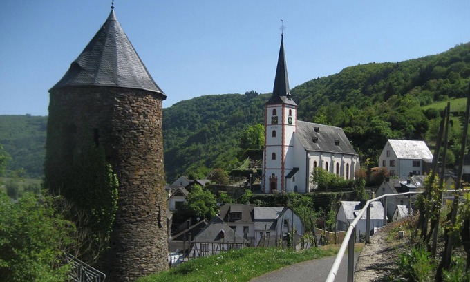 Briedel Cottage | "Zum musikalischen Wirt" - double room with shower/WC