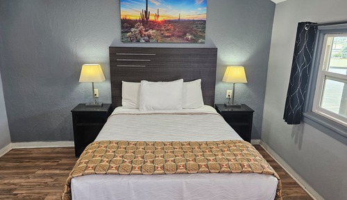 Deluxe Room, 1 Queen Bed, Non Smoking