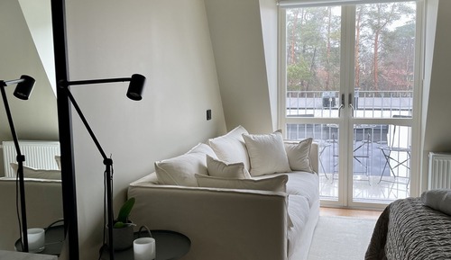 Gardenview Studio (1206)