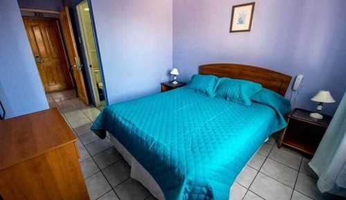 Classic Room, 1 Queen Bed, Patio, Partial Ocean View