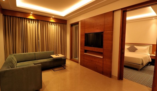 Luxury Suite, 1 King Bed, City View