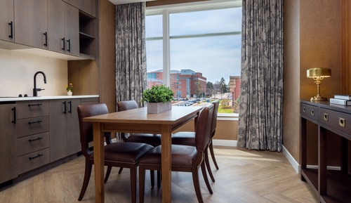 Suite (Rose Garden)