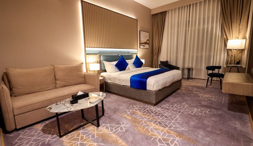 Superior Room, 1 King Bed, Non Smoking (Larger Room)